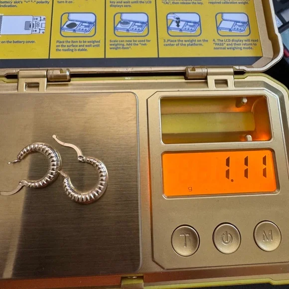 REAL 18k Gold Hoop Earrings NWOT - Picture 5 of 5